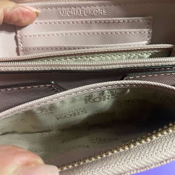 Michael Kors Pink Wallet - Picture 5 of 5